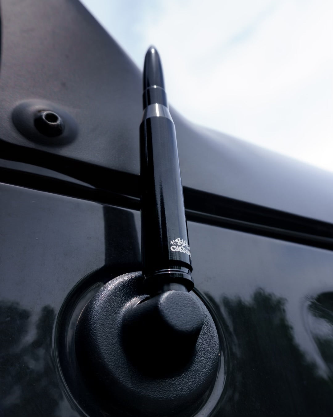 Bullet antennas store for vehicles