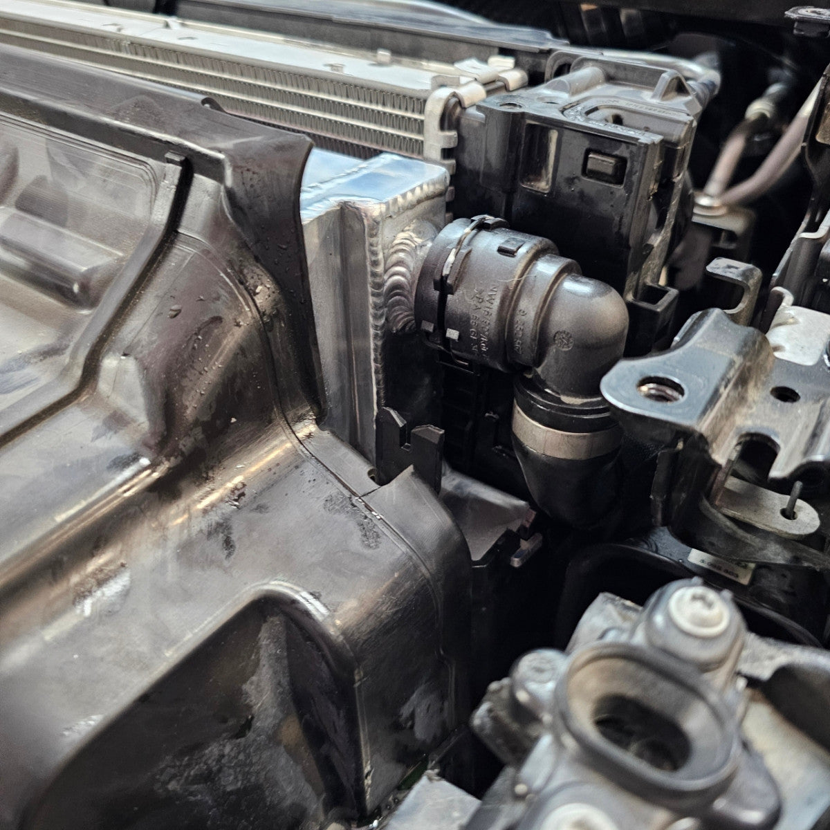 MAD BMW M2 M3 M4 G87 G80 G82 G83 Heat Exchanger